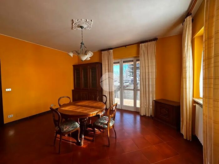 Appartamento con 5 locali in affitto in Via Federico Sacco, Fossano