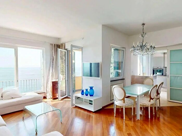 Appartamento con 6 locali in vendita in Via della Costa, Arenzano