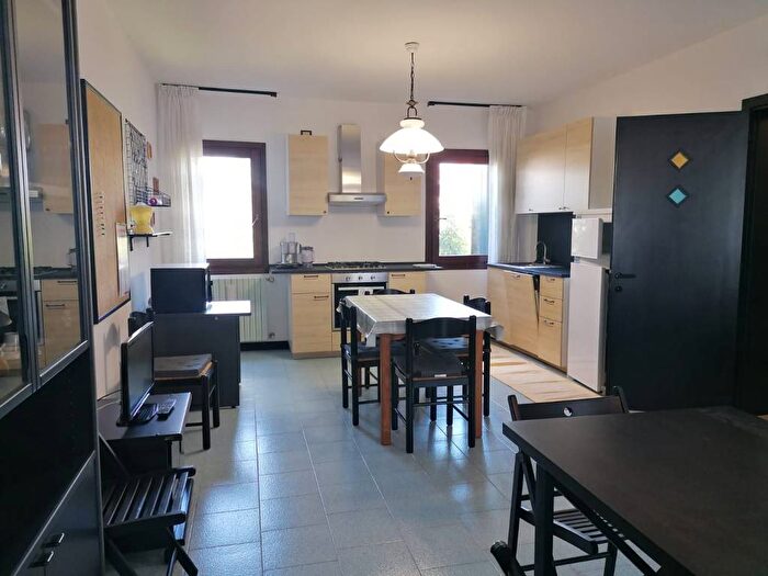 Appartamento quadrilocale in affitto in Via Fratelli Baccari, Centro, Lendinara