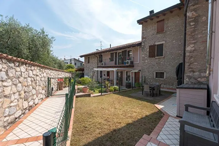 Casa quadrilocale in vendita in Via Gaspare Gozzi, Toscolano Maderno, ToscolanoMaderno