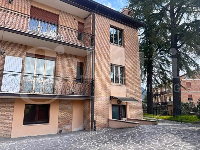 Appartamento trilocale in vendita in Via San Lazzaro, Gubbio