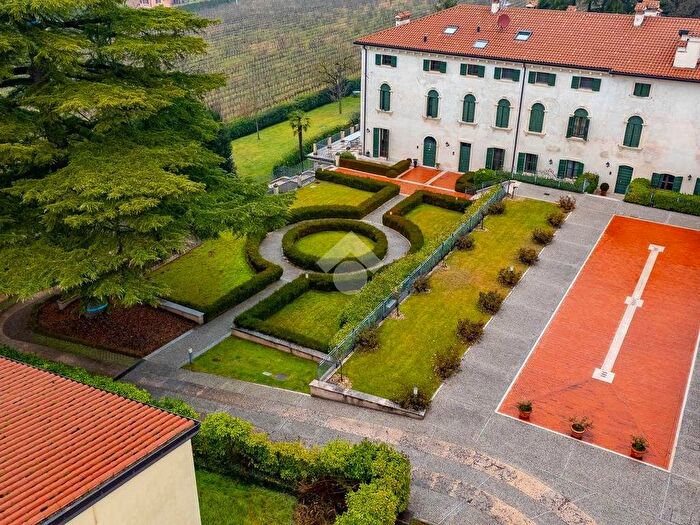 Casa con 6 locali in affitto in Via Ponte Florio, Montorio, Verona