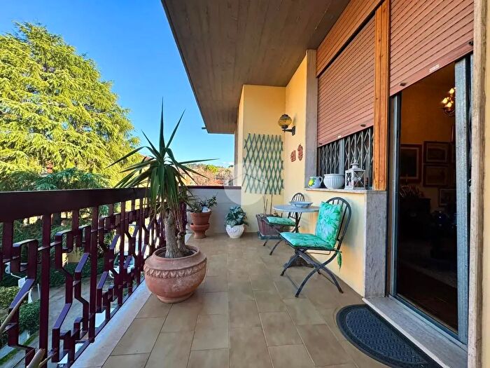 Appartamento con 6 locali in vendita in Via Bernardo Daddi, Firenze