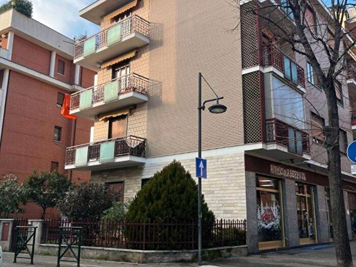 Appartamento trilocale in affitto in Viale Maggio, Santa Maria, Collegno