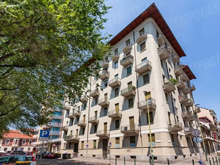 Appartamento trilocale in vendita in Piazza Giampietro Chironi, Torino