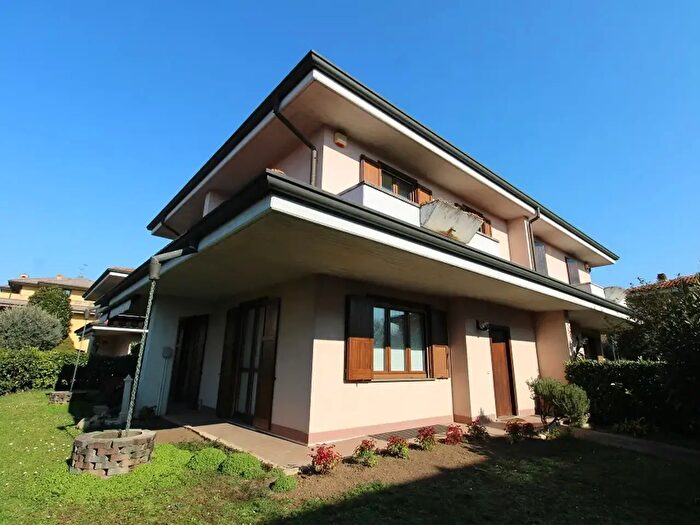 Casa quadrilocale in vendita in Via Virgilio, Basiano