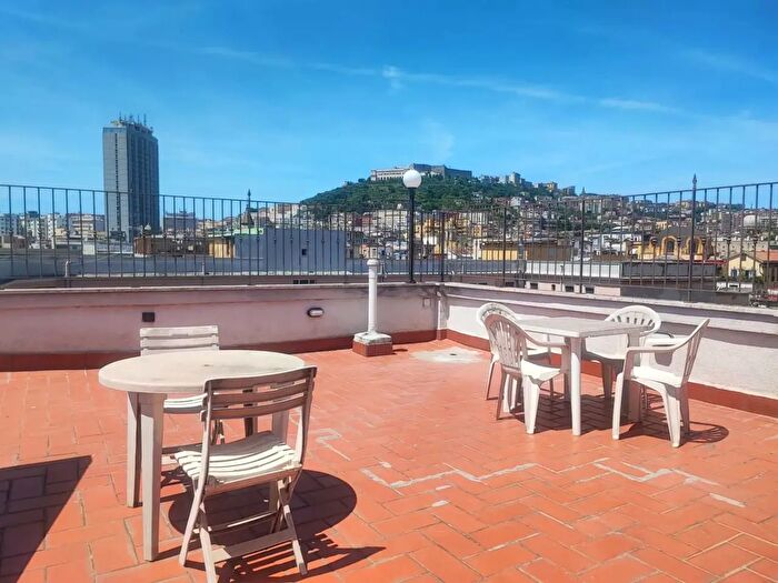 Appartamento bilocale in affitto in Corso Umberto I, Napoli