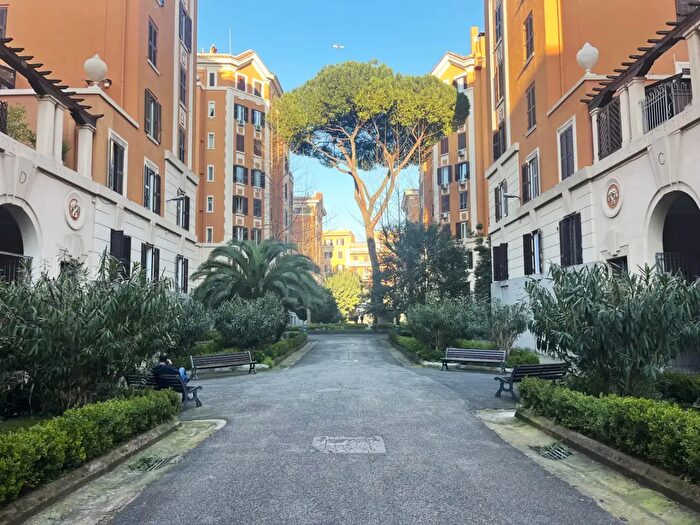 Appartamento bilocale in affitto in Via Taranto, Roma