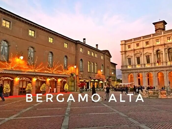 Casa quadrilocale in vendita in Via San Vigilio, Bergamo