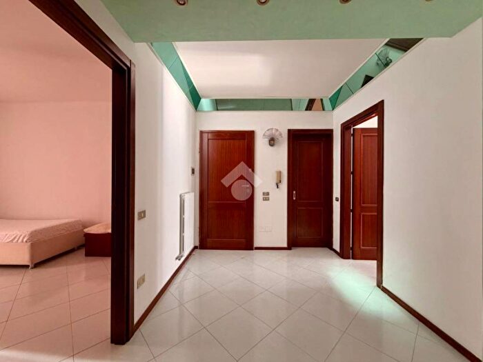 Appartamento trilocale in affitto in Via Ferecide di Siro, Ariosto, Lecce