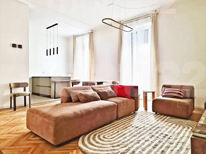 Appartamento trilocale in affitto in Via Francesco Albani, Monte Rosa Lotto, Milano