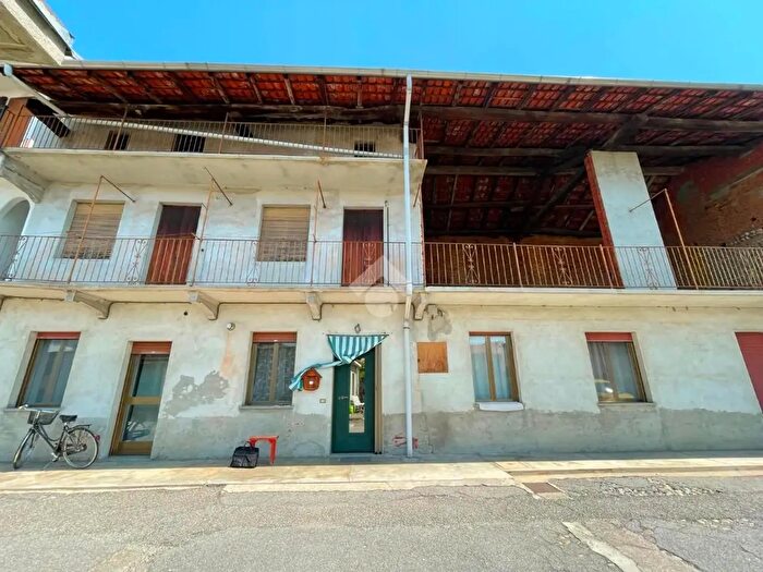 Appartamento trilocale in vendita in Via G Matteotti, Bellinzago Novarese