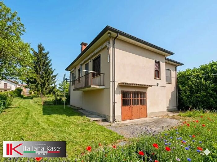 Casa quadrilocale in vendita in Via San Francesco, Brusasco