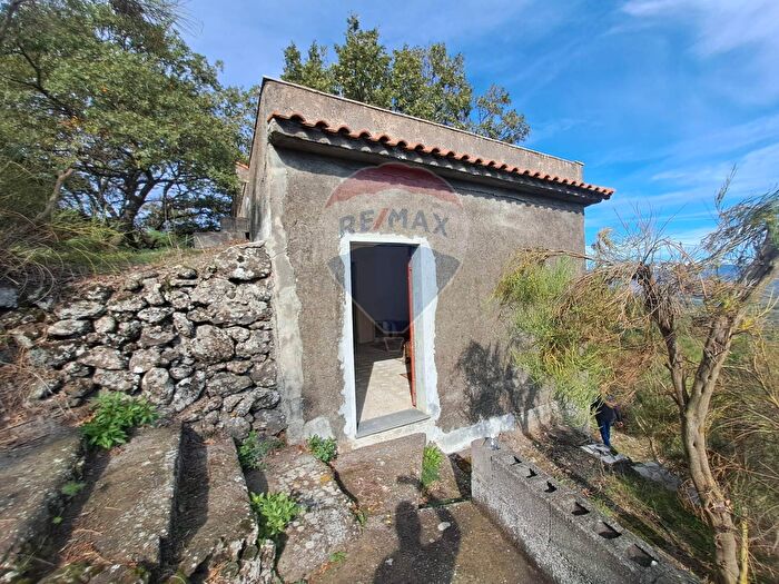 Casa bilocale in vendita in Strada Regionale Mare Neve, Linguaglossa