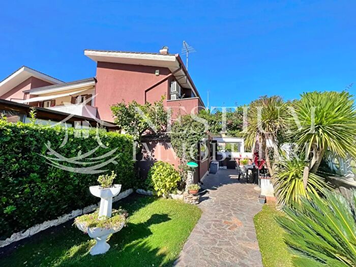 Casa quadrilocale in vendita in Via Guido dArezzo, Cerveteri