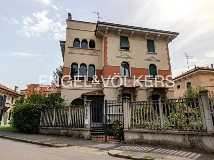 Appartamento trilocale in vendita in Via Vittorio Bersezio, Milano