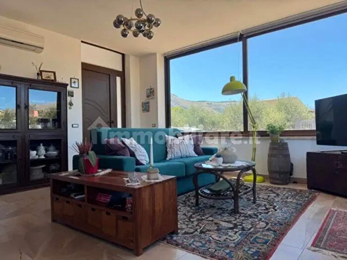 Casa quadrilocale in vendita in Contrada Fraginesi, Castellammare Del Golfo