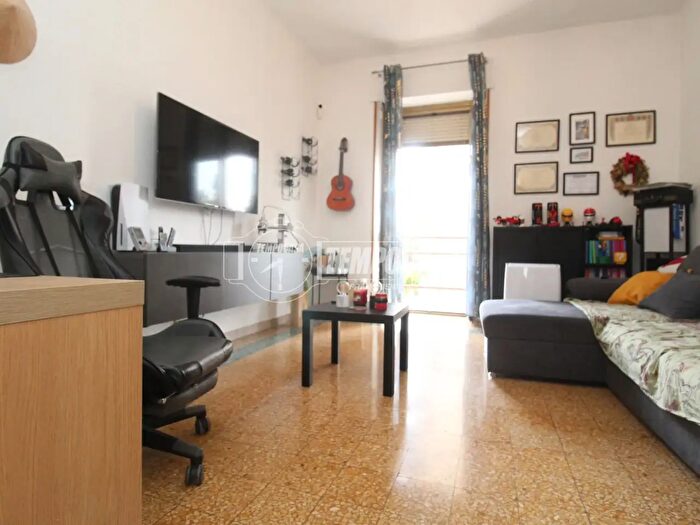 Appartamento trilocale in vendita in Via Gino Lisa, Torino