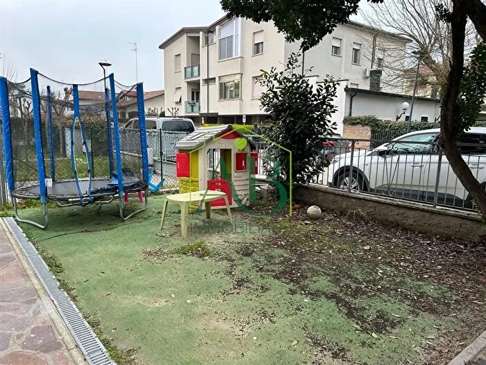 Casa quadrilocale in vendita in Ravenna