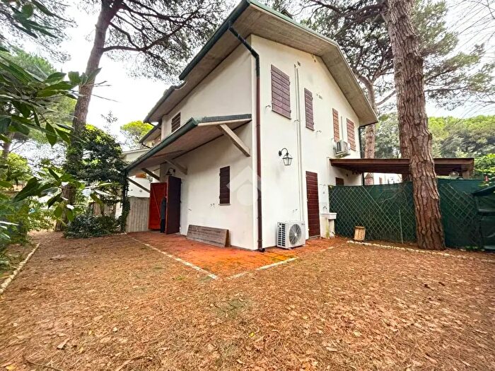 Appartamento trilocale in vendita in Viale degli Aceri, Ravenna