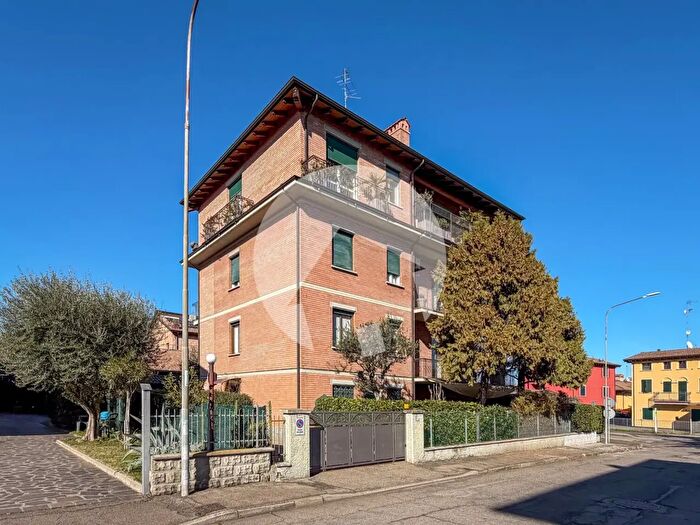 Appartamento con 5 locali in vendita in Via Hertz, Reggio Emilia