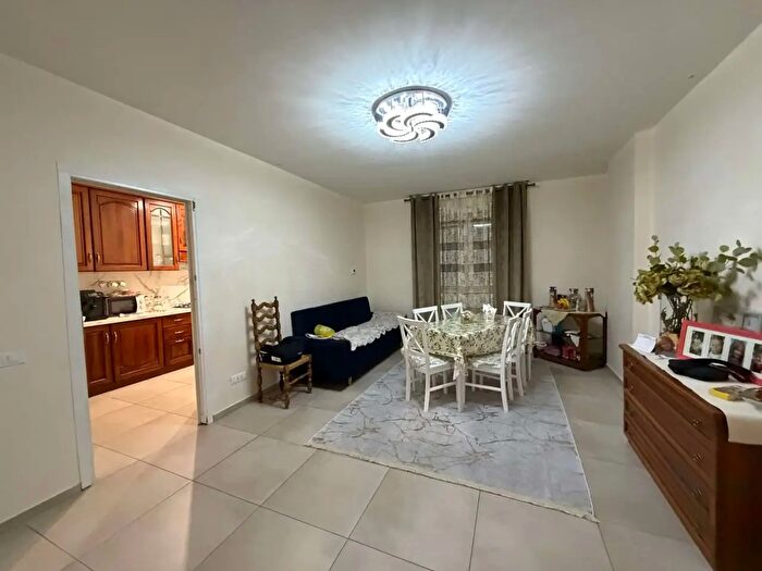Appartamento quadrilocale in vendita in Via Parma, Piacenza