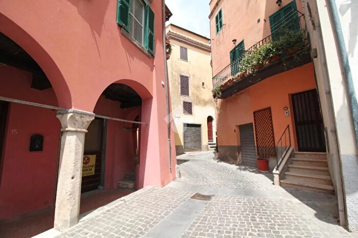 Appartamento bilocale in vendita in Via Regina Margherita, Canino