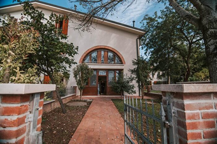 Appartamento trilocale in vendita in Via Parenza Alta, Borgo Virgilio