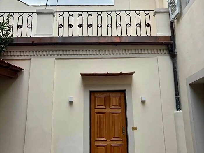 Appartamento quadrilocale in vendita in Via Santa Caterina d'Alessandria, Firenze