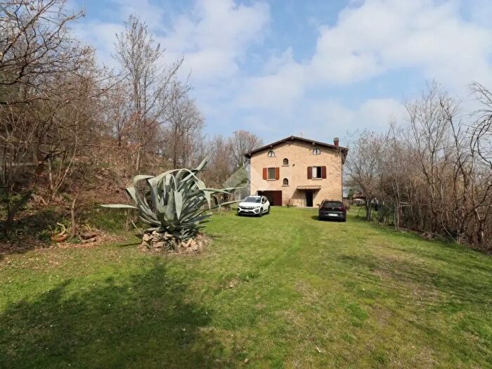Casa con 5 locali in vendita in Via Zola Cà Vecchie, Vignola