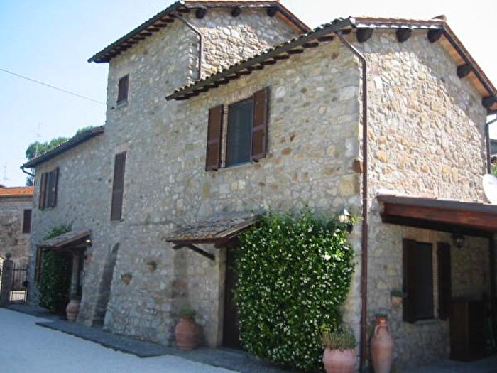 Casa con 6 locali in vendita in Orvieto