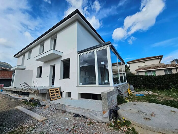 Casa con 6 locali in vendita in Carini