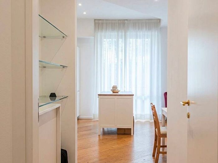 Appartamento trilocale in affitto in Via Sebastiano del Piombo, Monte Rosa Lotto, Milano