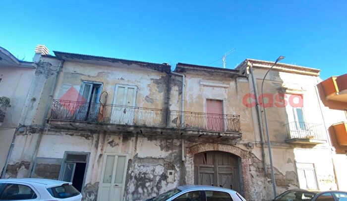 Casa con 15 locali in vendita in Via Assisi Snc, Mondragone