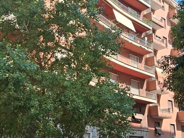 Appartamento con 5 locali in affitto in Via Francesco Sivori, Cipro, Roma