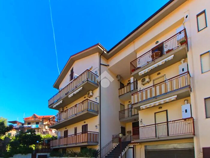 Appartamento quadrilocale in vendita in Via Chiusa, Ascea