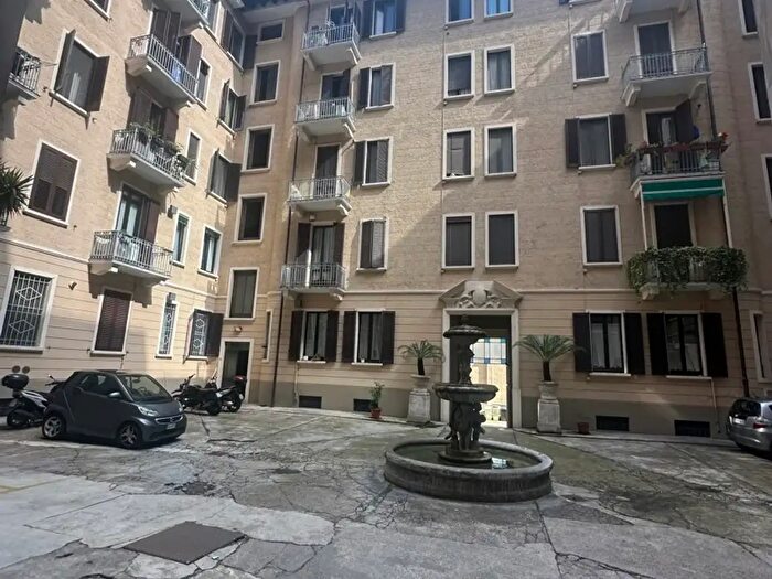 Appartamento monolocale in vendita in Piazza Napoli, Milano