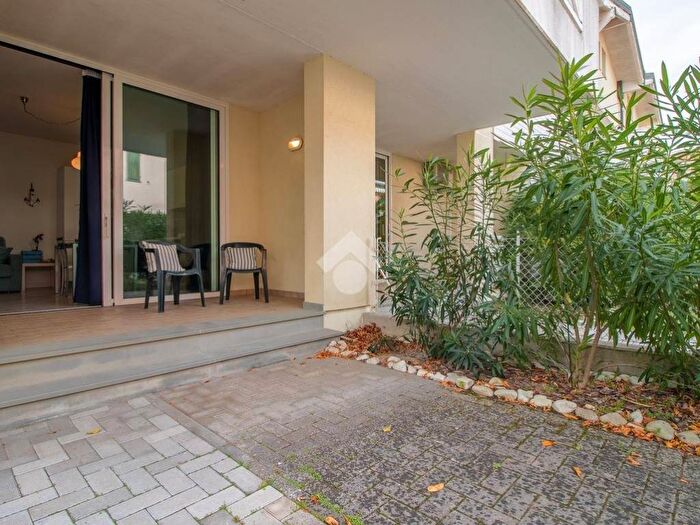Appartamento trilocale in affitto in Via Eugenio Montale, Pinarella, Cervia