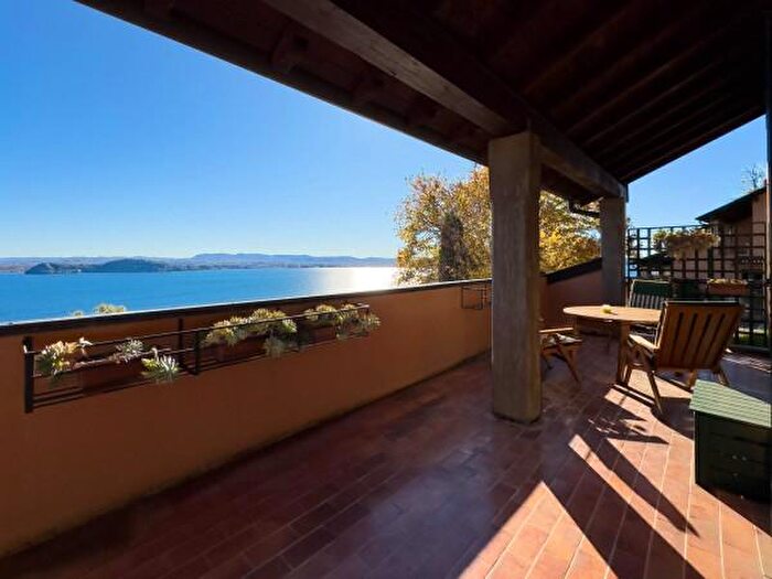 Appartamento trilocale in vendita in Via Panorama, Belgirate