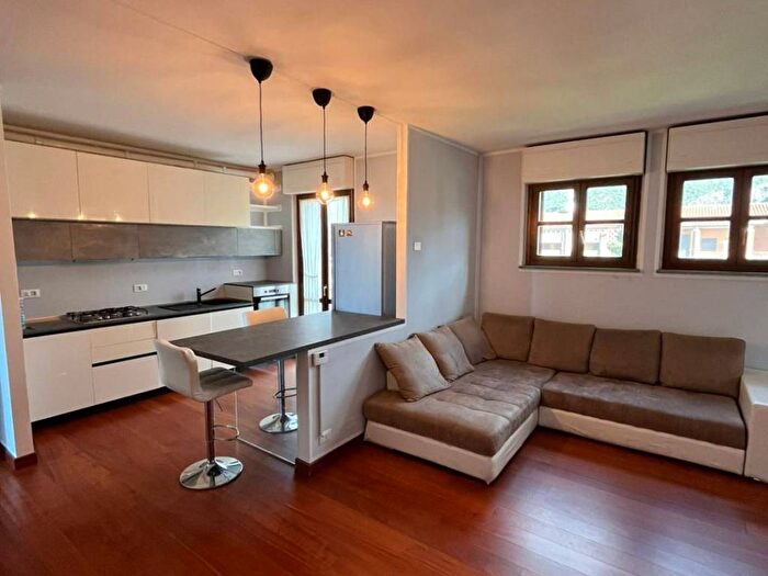 Appartamento trilocale in affitto in San Giuliano Terme Paese, San Giuliano Terme