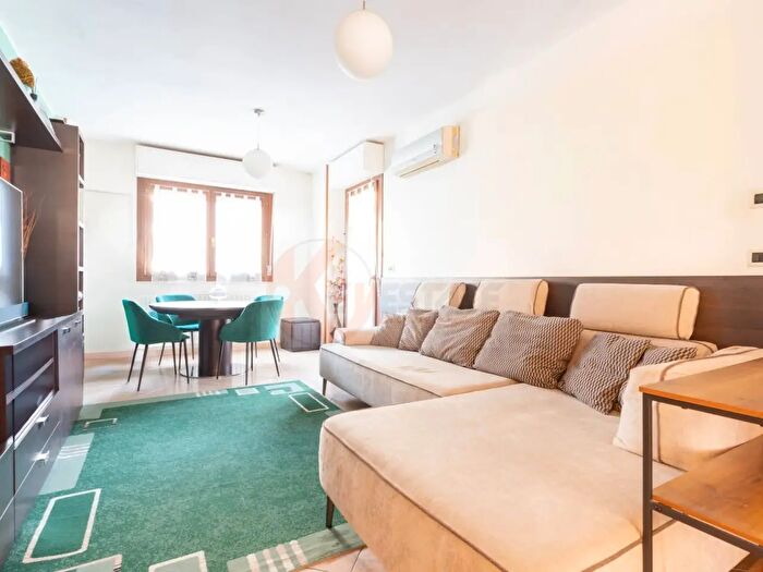 Appartamento con 5 locali in vendita in Via Padula, Sassari