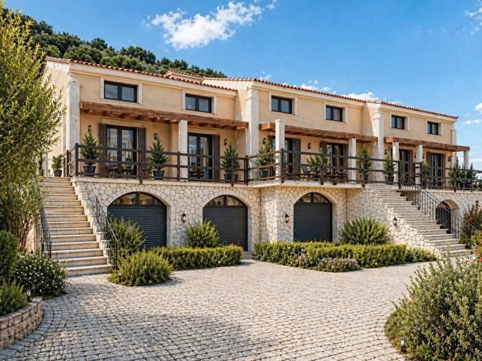 Casa quadrilocale in vendita in Rio