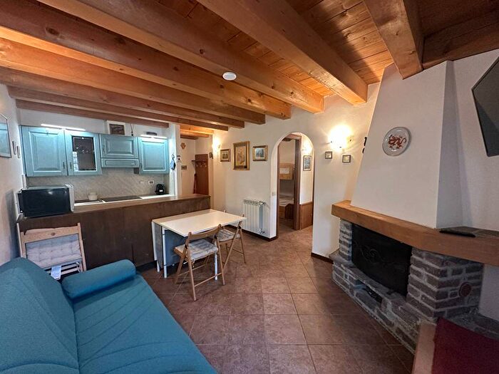 Appartamento trilocale in affitto in Via Cesare Battisti, Ponte di Legno