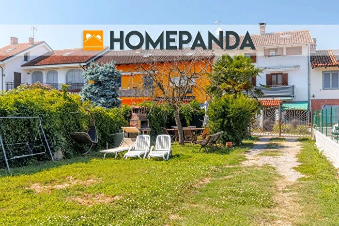 Casa con 7 locali in vendita in Strada Bianchi, Villanova DAsti