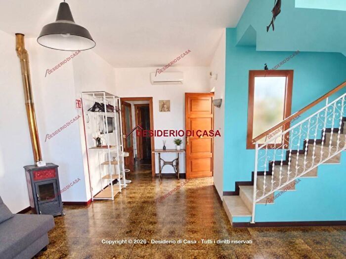 Casa con 5 locali in affitto in Via Magellano, Addaura, Palermo