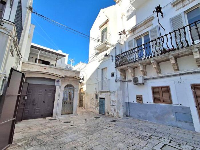 Appartamento trilocale in vendita in Via Pietro Gioia, Noci