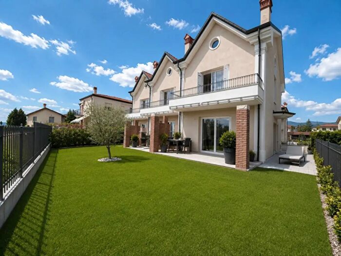 Casa con 5 locali in vendita in Via Nazario Sauro, Thiene