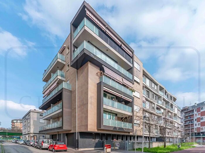 Appartamento trilocale in vendita in Via Tito Speri, Bollate