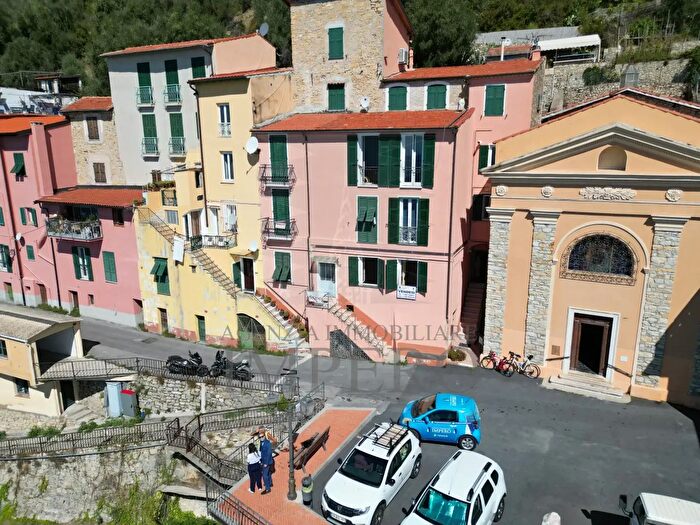 Appartamento quadrilocale in vendita in Piazza Angeli Custodi, Ventimiglia