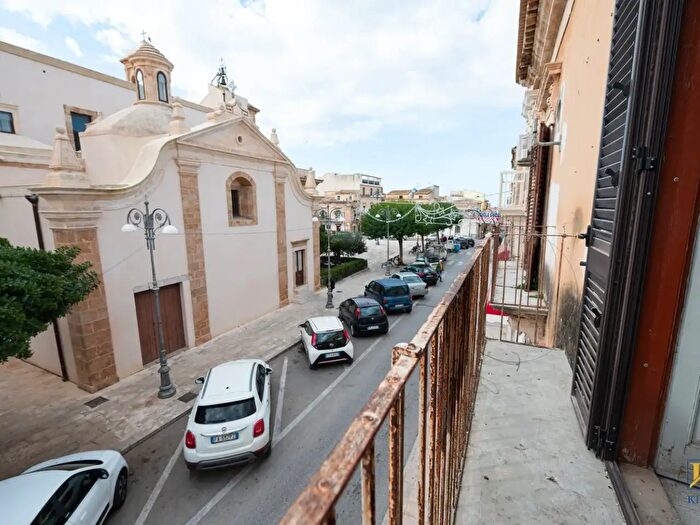 Casa con 9 locali in vendita in Piazza V Emanuele II, Santa Croce Camerina